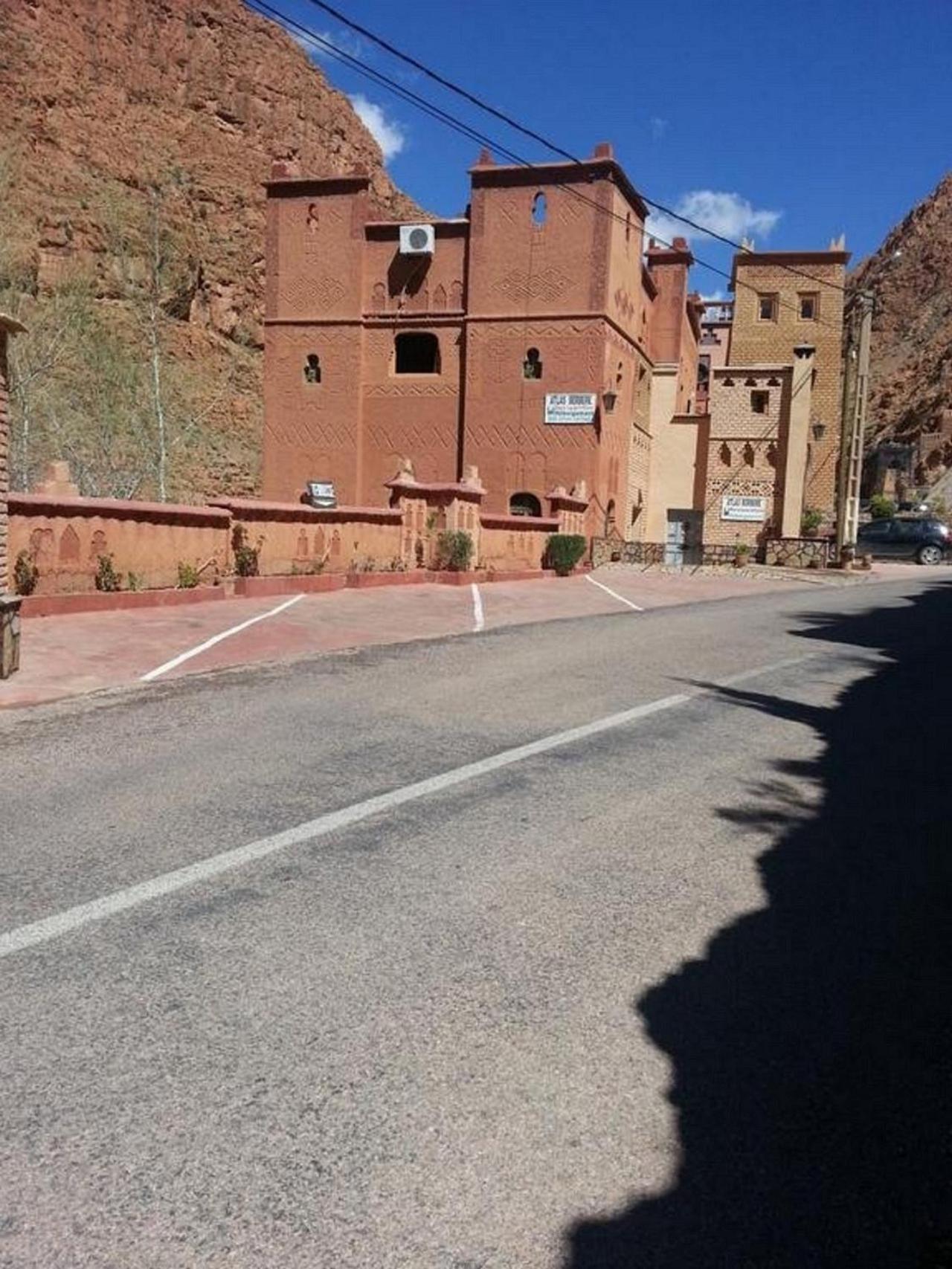 Riad Atlas Berbere Boumalne Buitenkant foto